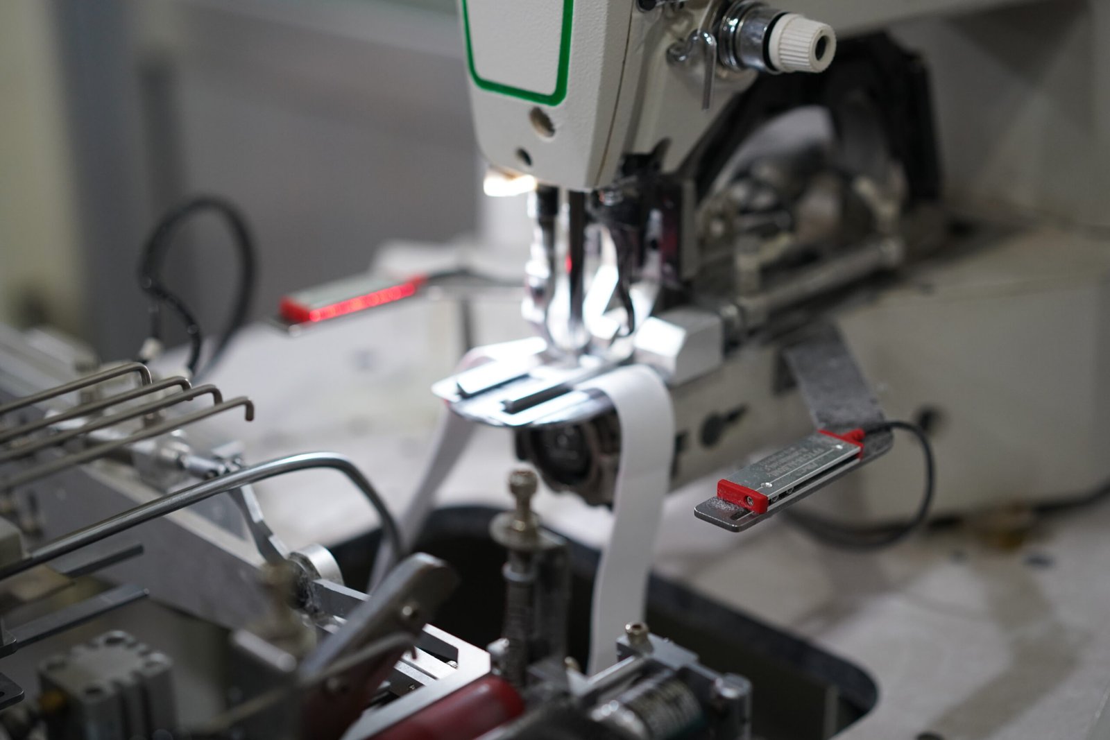 Elastic waistband machine for pajama and homewear production